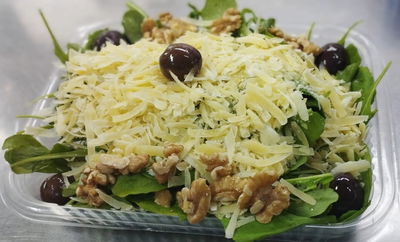 Ensalada de rúcula parmesa y nueces grande