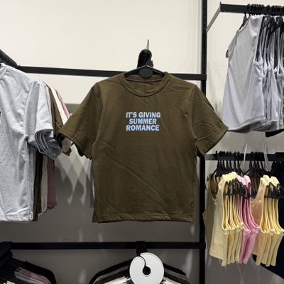 REMERA "SUMMER ROMANCE"
