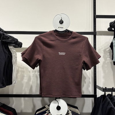 REMERA "THE ARCHIVE"