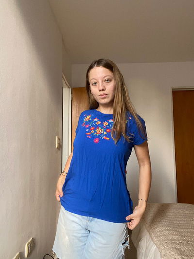 Blusa Azul Bordada Florcitas