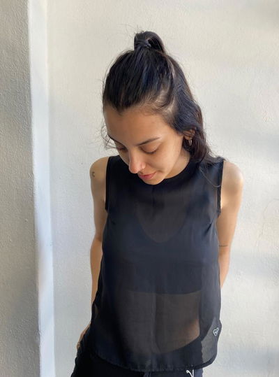 Musculosa Negra Seda Ins