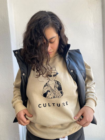 BUZO CULTURE BEIGE FRIZADO