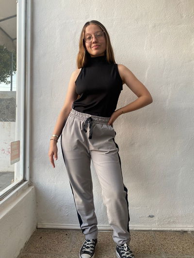 PANTALÓN BORA LINO GRIS CON LINEA NEGRA