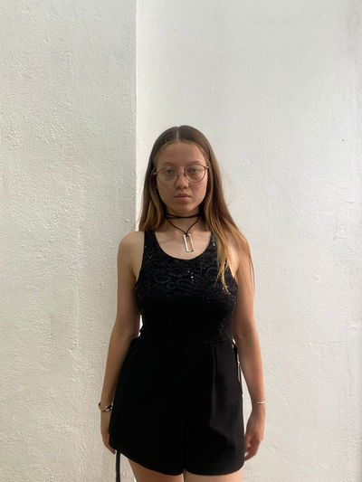 MONO CHANTILLY ACAMPANADO NEGRO