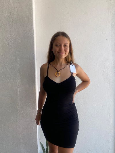 VESTIDO NEGRO MODAL CON FRUNCES