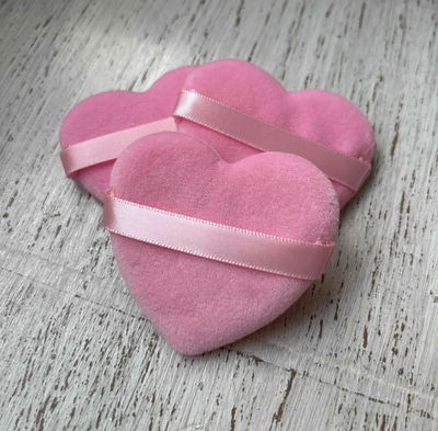 Esponja para polvos en forma de corazón