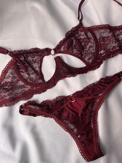 Conjunto Valen bordó