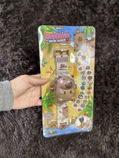 Reloj capibara 
