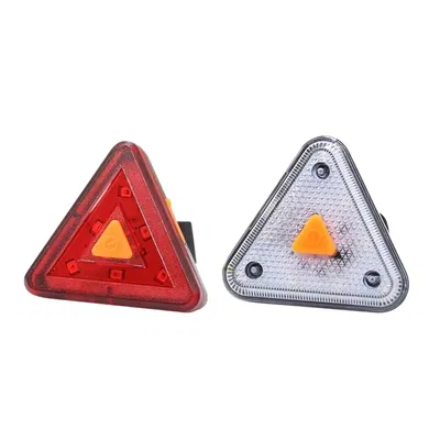 Luz trasera triangular recargable