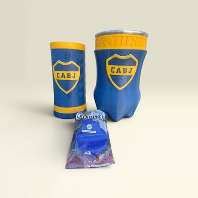 PACK BOTELLA 710cc + PORTA LATAS + TAPITA 