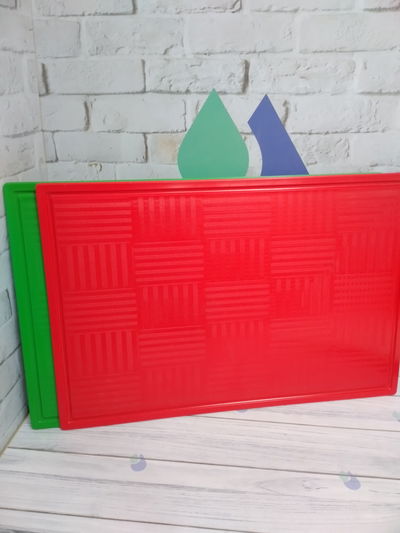 TABLA ROJA GASTRO 33X50 CM. APROX BERUPLAST