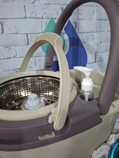 BALDE SPIN MOP 360 CON RUEDAS Y MANIJA