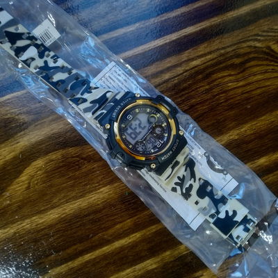 RELOJ DIGITAL MALLA CAMUFLADO