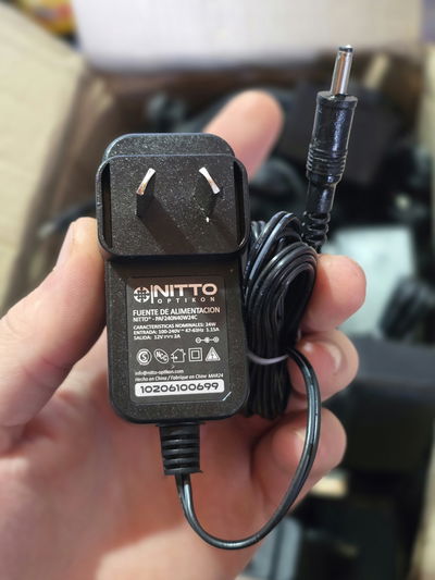 CARGADOR NETBOOK DEL GOBIERNO G7 G20 JUANA MASNO 12V 2A FICHA 3,5 X 1,35MM JUANA MANSO