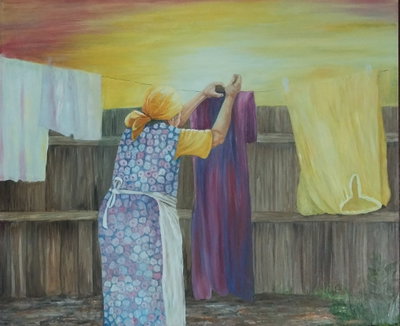 "ABUELA COLGANDO LA ROPA"