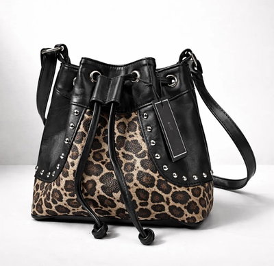 Luna negra con animal print