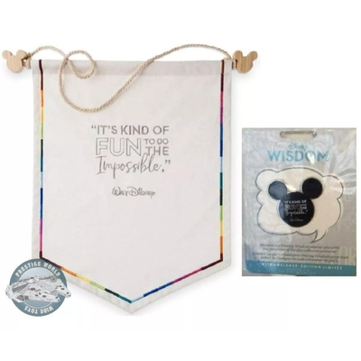 Disney Store Wisdom Banderín Banner Con Pin Mickey Mouse!