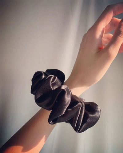 SCRUNCHIES SATÉN
