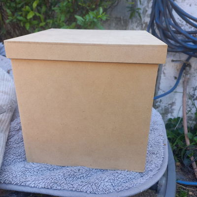 Caja con tapa 