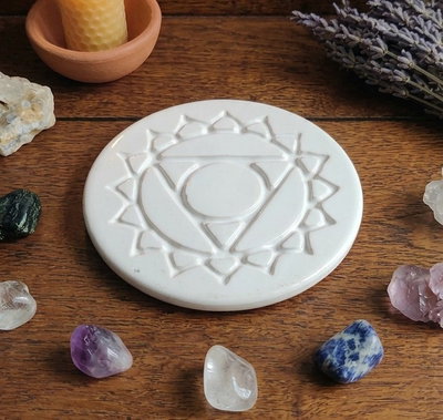 Molde termoformado liviano 404 – Placa chakra garganta – Apto cemento, yeso y resina