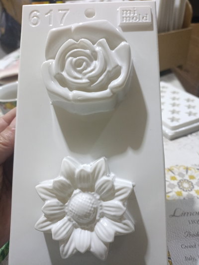 Molde termoformado para jabones artesanales x2 con rosa y girasol