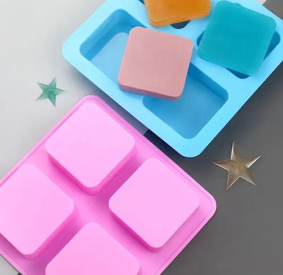 Molde de silicona jabones cuadrados   x 4
