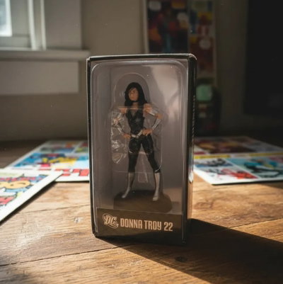 DC SUPER HERO FIGURINE DONNA TROY (Ed Limitada Plomo)