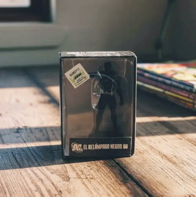 DC SUPER HERO FIGURINE BLACK LIGHTNING (Ed Limitada Plomo)