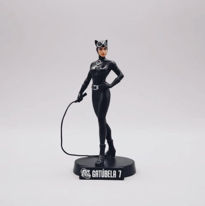 DC SUPER HERO FIGURINE CATWOMAN (Ed Limitada Plomo)