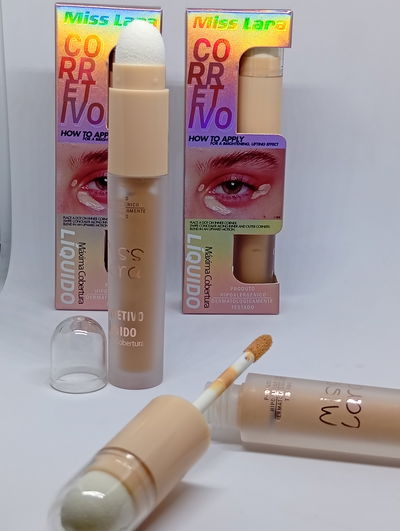 Corrector líquido con esponja Miss Lara