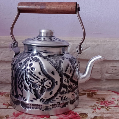 Pava de aluminio con diseño