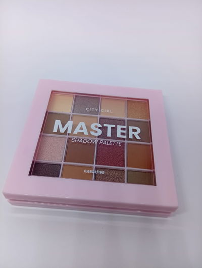 Paleta de sombras x 16 colores City Girl