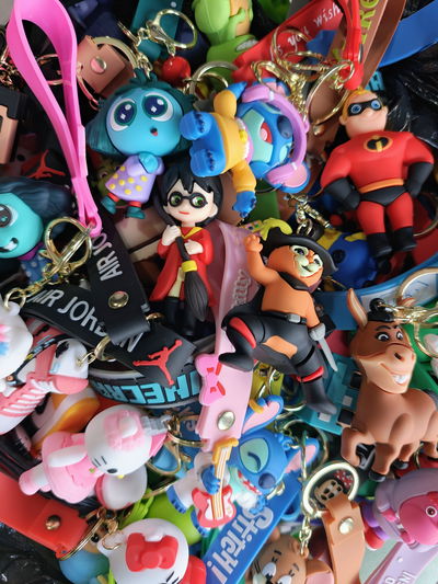 Pack de 10 llaveros surtidos 