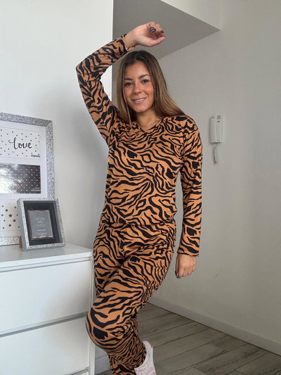 Pijama de Animal Print Marron Pantalon y remera