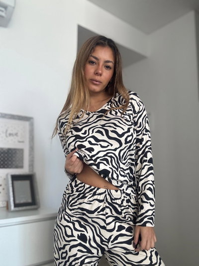 Pijama de Animal Print Crema Pantalon y remera