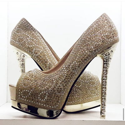 Stiletto oro boca de pez 