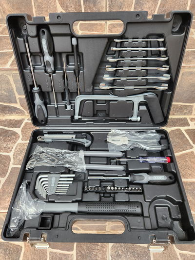 SET HERRAMIENTAS BAROVO 44 PIEZAS C/MALETIN