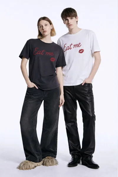 Remera Eat Me Negro