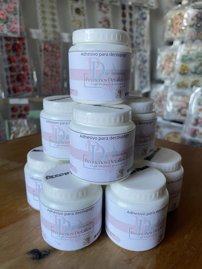 Adhesivo para manualidades 