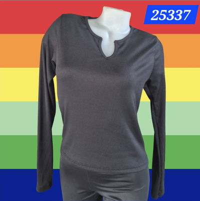 Remera Básica Cuello Redondo Con Abertura