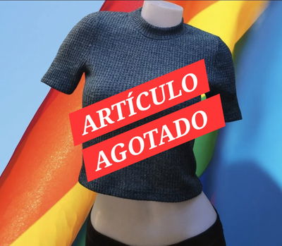 Remera Corta Cuello Alto Panal