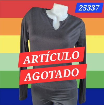 Remera Básica Cuello Redondo Con Abertura