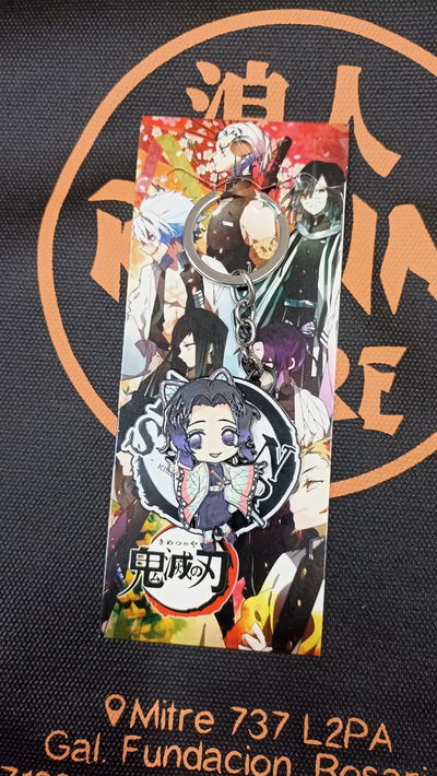 Shinobu Llavero Metálico Tipo Spiner Anti-Stres Kimetsu no Yaiba - Demon Slayer 