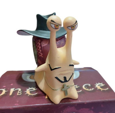 Dracule Mihawk Den Den Mushi Figura 7-8cm One Piece con caja