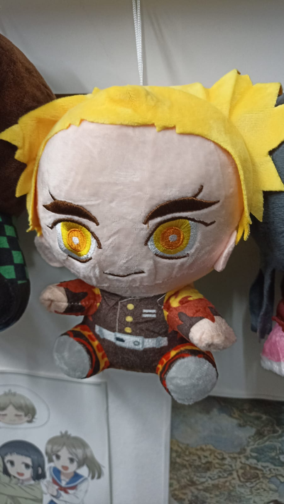 Kyojuro Rengoku Peluche Mediano Kimetsu no Yaiba