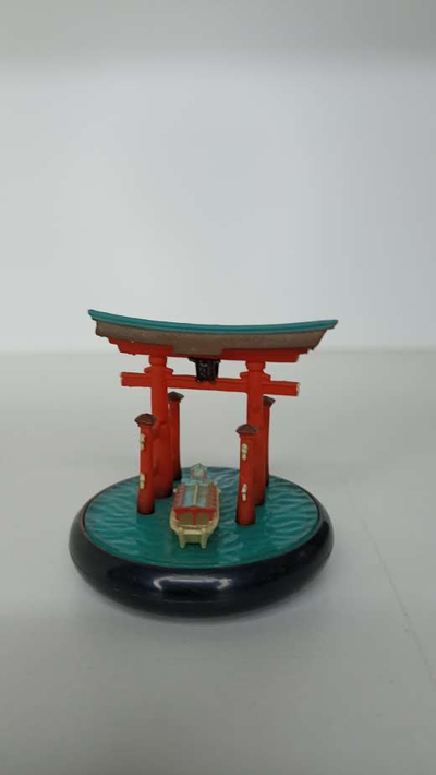  Gashapon Tradicional Torii Flotante del Santuario Itsukushima Miyajima Original