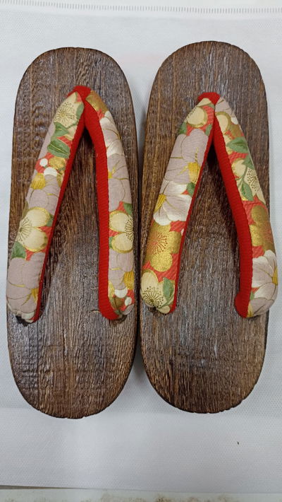 Geta sandalias tradicional japonesas de madera