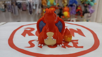 Charizard Pokemon 3D pintado a mano -5cm aprox