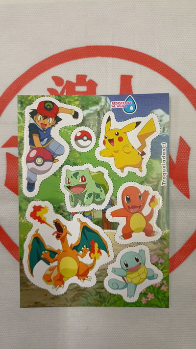 Pokemon Plancha de Stickers troqueladas - Resistente al Agua - Ideal Termos