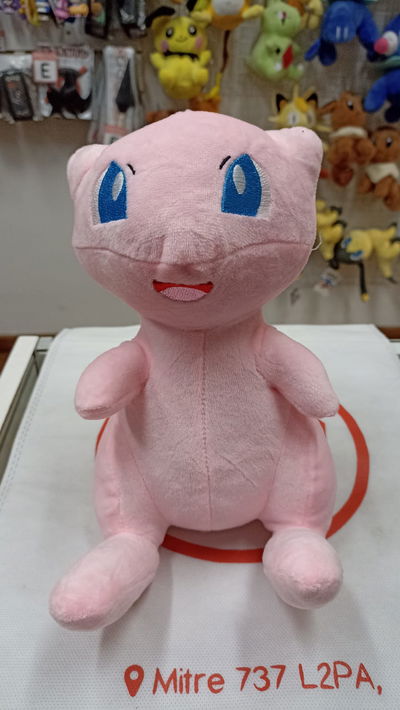 Mew Peluche Pokémon mediano 02